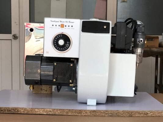 220 V / 50 Hz brandstof olie brander, 25 kg olie brander ketel Gemakkelijk te bedienen